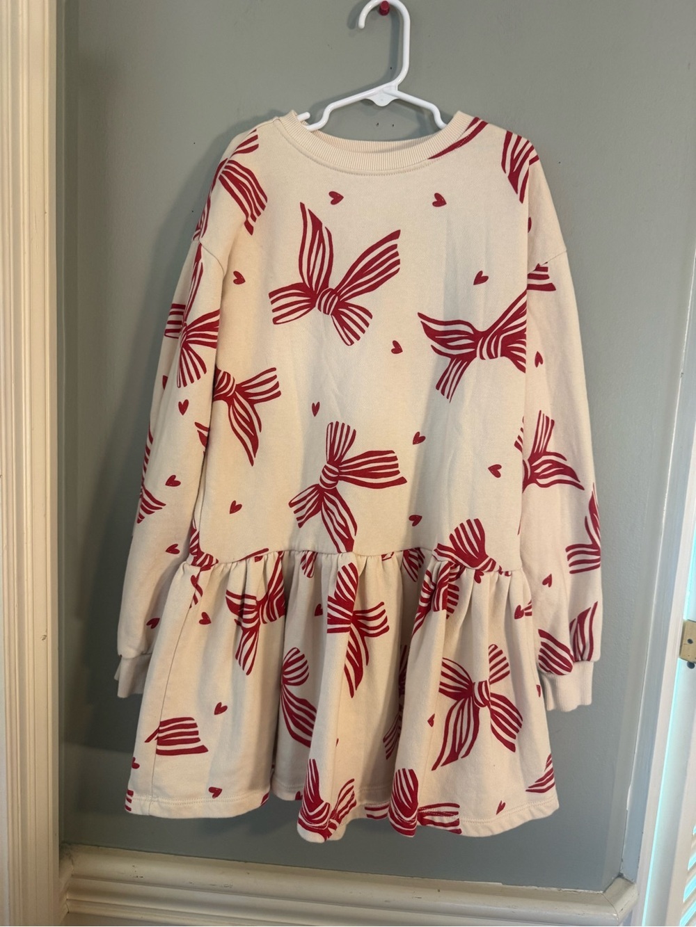H&M Girls Bow Print Sweatshirt Dress Size 8/10 Cream Red Hearts Cozy Valentine